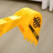 Ráülős kotrógép ásóval és kürttel, gyermek kotrógép tárolóhellyel az ülés alatt, ráülős kotrógép 30 kg-os gyermekek számára, ráülős homokozó 1,5-4 éves gyermekek számára, sárga