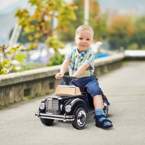 Mercedes Benz Design 300 S játékautó, fekete