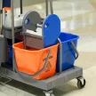 3 szintes takarítókocsi, felmosókocsi centrifugával, 2 db 18 literes vödör szállodába