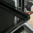 Mini sütő, 21 literes kenyérpirító sütő 1 sütőráccsal és 1 sütőtálcával, 3 sütési mód, 100 °C-230 °C, rozsdamentes acél, üveg, fekete