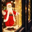  Singender Ski-Weihnachtsmann, 66 cm, animierte stehende Weihnachtsfigur mit Skiern, Geschenkesack und Geräusch-/Berührungsaktivierung