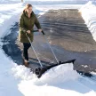 Nagy, 95 cm-es extra széles alumínium hólapát kerekekkel, állítható és csúszásmentes nyéllel, döntött