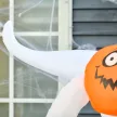 Felfújható Halloween szellem dekoráció 1,8 m LED-ekkel, fehér + narancssárga poliészter 80 x 40 x 180 cm