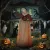150 cm-es Halloween dekoráció, Halloween boszorkány LED fényekkel, hangfunkcióval, állítható karokkal és fejjel
