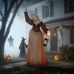 150 cm-es Halloween dekoráció, Halloween boszorkány LED fényekkel, hangfunkcióval, állítható karokkal és fejjel