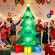  Aufblasbarer Weihnachtsbaum 300 cm mit RGB-Stern LED-Licht, Geschenkboxen, XXL  IP44 Wasserdicht für Weihnachtsfeiern