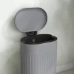 30 literes pedálos szemetes fedéllel, kivehető belső vödörrel, lágyan záródó funkcióval, 36,5 x 31,2 x 60,8 cm, szürke