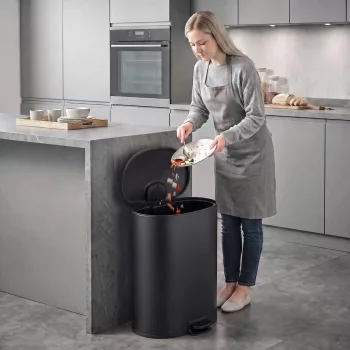    40 L Küchen-Tretmülleimer mit Soft-Close- und Offenhalte-Deckel, herausnehmbarem Inneneimer, Edelstahl, Schwarz