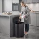  40 L Küchen-Tretmülleimer mit Soft-Close- und Offenhalte-Deckel, herausnehmbarem Inneneimer, Edelstahl, Schwarz