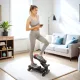 Mini léptető, kompakt léptetőeszköz edzésekhez, fitneszléptető LCD monitorral és csúszásgátló pedálokkal, fekete