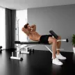 Súlyzópad súlyzóállvánnyal, mellnyomással, lábnyomással, karfával bicepszgyakorlatokhoz, acél, fekete+fehér