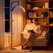 LED félhold alakú szempillalámpa telefontartóval, 350°-ban forgatható szépséggyűrű, meleg fény, állítható magasság