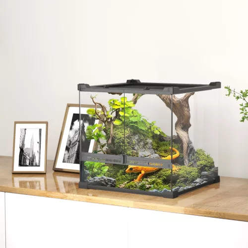Üveg terrárium hüllőknek, kiemelt és vízálló talppal, gombzárral
