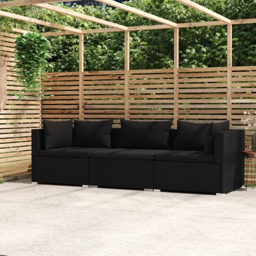 Fekete háromszemélyes polyrattan kanapé párnákkal